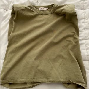 Women’s light green muscle tee w/ shoulder pads